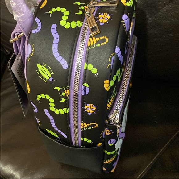 Her Universe The Nightmare BC Glow-In-The-Dark Oogie Boogie Dice Mini - Picture 4 of 5